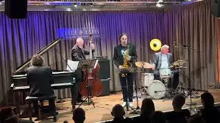 European Jazz Meeting at Ella&Louis: Hans Free (comp. by Frits Landesbergen) #jazz #live #swing