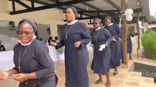 Les soeurs Clarétaines se réjouissent du jubilé de Soeur Rosine directrice de l’école de Pascale