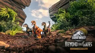 Jurassic World Legacy Reimagined Velociraptor Trilogy Set | Beyond the Gates Creator Edition 4