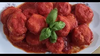 Polpette di Ricotta al Sugo! Un secondo veloce e senza carne!