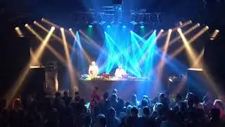 Polo & Pan - Plage isol&eacute;e (Live at Melkweg ADE)