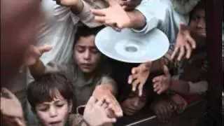 Helping displaced children in Pakistan