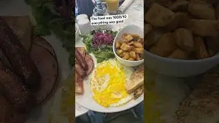 Come with me to one of the best brunch spot in Toronto Canada #shortsfeed #food #restaurant #shorts