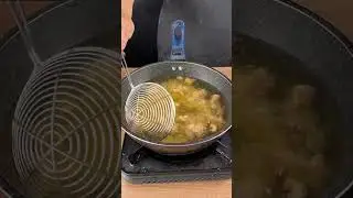 Немногие знают, но жареная паста превращается в хрустящую и невероятно вкусную закуску.