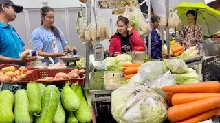 The Sky Fish Market in the Rain &ndash; Street Food, Fresh Fish & Market Life