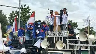 Viralll ..! Demo Buruh Cianjur, tuntut Batalkan UU Omnibuslaw, UMK 2022 Naik 10% atau Jokowi Mundur