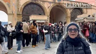 Il “Foresi” scende in piazza, la Preside al fianco degli studenti
