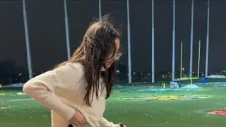 Nellita y Mami is live! Playing golf @topgolf