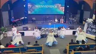 Desde Estados Unidos 👑me envían esta hermosa danza .