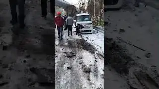 Accident in Japan with Snow #日本 #foryou #automobile #youtubeshorts #youtube #fyp #car #viralvideo