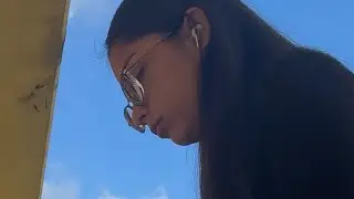 candid latina shoeplay