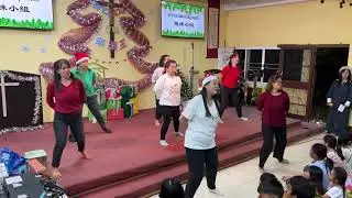 Sisters’ dancing at Christmas Eve 