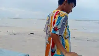 Main Pasir di Pantai #maindipantai  #pantai #beach #pantaibangka #pantaiindonesia #shorts #fyp #fun