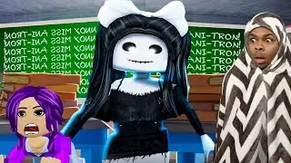 I SAVED MY GIRLFRIEND From LITTLE CRAZY'S TOWER TOY SHOP DETENTION (SCARY OBBY!)