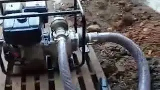 حفار آبار المياه .