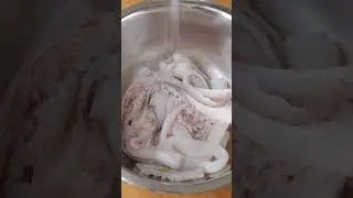 Crispy fried calamari