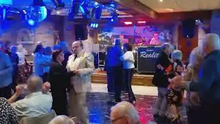 Daar gaan we weer.  Veel plezier vanuit Dancing Waldeslust in Posterholt met orkest Reality 