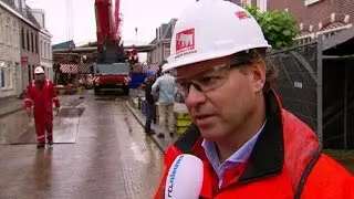 Berging kranen Alphen is Mikado in het echt - RTL NIEUWS