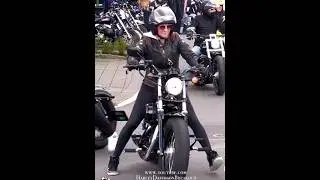 Lady Rider. Harley Davidson #harleydavidson #harleydavidsonmotorcycles #ladydriver