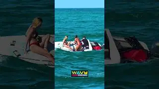 Маленькая лодка набирает слишком много воды в Хауловере! | Wavy Boats