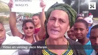 Hawston-inwoners betoog vir huise