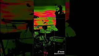 playing with audio reactive art that responds to music!