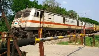 04217 Unchahar Exp Skip with 110 km/h