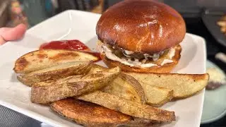 Cooking with Kenna! 👩&zwj;🍳 Let&rsquo;s make Firehouse Cheeseburgers and homemade fries