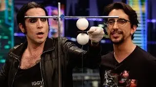 El Hormiguero 3.0 - Marron corta la atracci&oacute;n entre dos imanes con unas tijeras