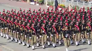 Js university के स्टूडेंट इस प्रदर्शन (परेड)में।