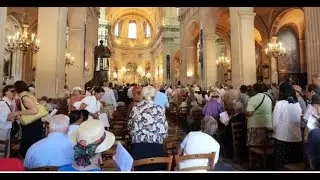Une messe de P&acirc;ques clandestine c&eacute;l&eacute;br&eacute;e dans l&rsquo;&eacute;glise traditionaliste de Saint Nicolas du Chardonne