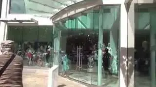 #196 США Гавайи Гонолулу Новый магазин H&M на Вайкики