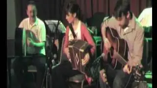 Tumbleweed: Grace Dowling playing Jig and Tim Malonies