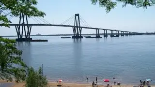 Recorrido por la costanera de Corrientes y el puente General Belgrano