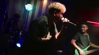 Suffer - ចម្រៀង​ស្នេហ៍​ + រយពាន់​សារភាព​ + ចែវទូកនេសាទ - Live at [The Bottle]