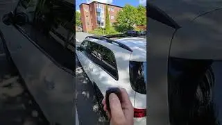 Mercedes Benz GLB close sun glas with key.