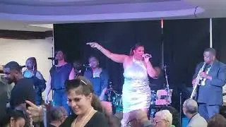 Shawn Allen singing 