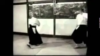 O sensei Morihei Ueshiba aiki taiso