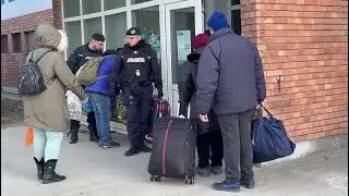 Locatari bloc Gerom, preluați de jandarmi