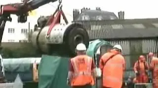D8233 