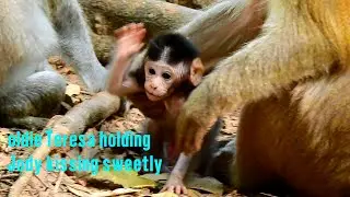 Very Romantic Love Oldie TERESA Comes To Hold Newborn JODY Hugging On Chest & Kissing Sweetly.