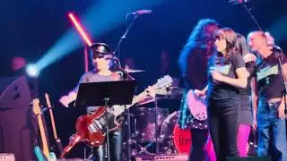 Jane Wiedlin (the Go-Go&rsquo;s) performs Our Lips Are Sealed at Joey&rsquo;s Song 2026, Madison, WI 01/10/2026