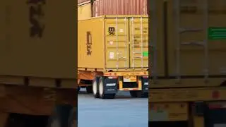 this is crazy #port #traffic #unbelievable #crazy #ssa #containers #california