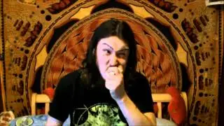 Eating A Whole, Raw Onion!! No Water!