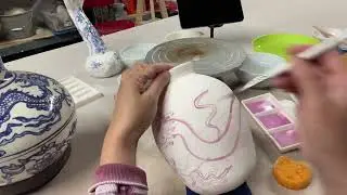 Как нарисовать сине-белую краску на керамической вазе, выкованной вручную? #керамика #керамика #с...