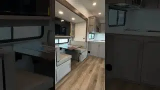 Новый взгляд на семейный автодом с пятым колесом! Alliance 30BH #автодом #жизньвдоме #путешествия...
