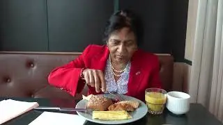 C0043 Aruna & Hari Sharma at Breakfast Rm 1051 Scandic Continental 4* Hotel, Stockholm, Oct 09, 2022