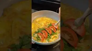 Viral Cheesy Potato Omlette | Egg recipes | Easy Breakfast ideas | Healthy Recipe #ytshorts#shorts