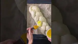 Treccia di pan brioche farcita