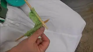 Die H&auml;kelStrickHilfe - Stricken nur mit der rechten Hand Teil 3 - Umschl&auml;ge und rechte Maschen